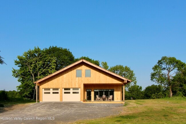 Building Photo - 88 Hover Ave