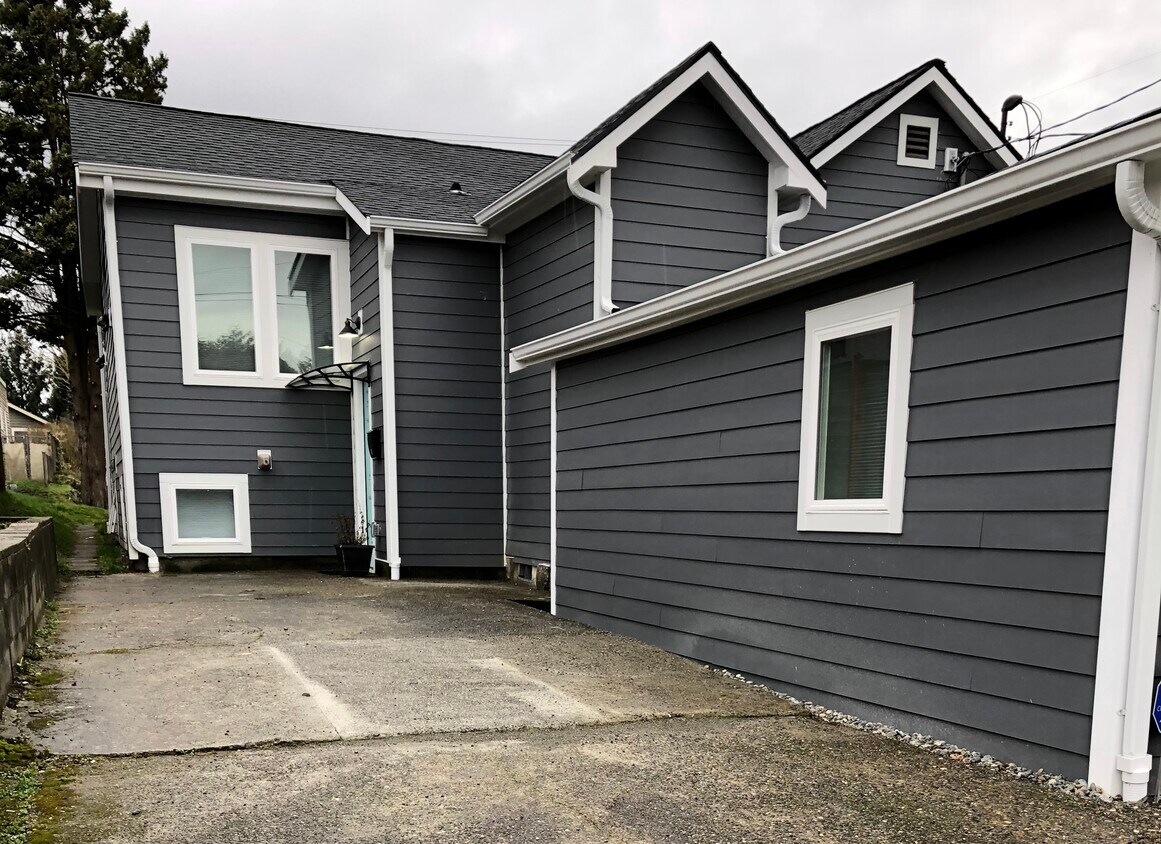 Primary Photo - 8346 25th Ave NW