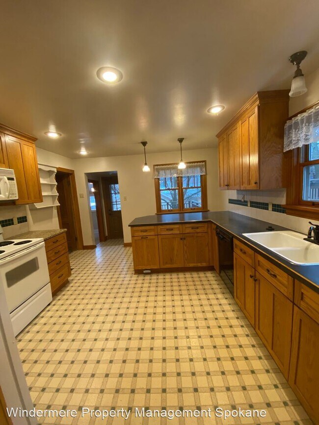 Foto del edificio - 4 br, 2 bath House - 2111 S Monroe St