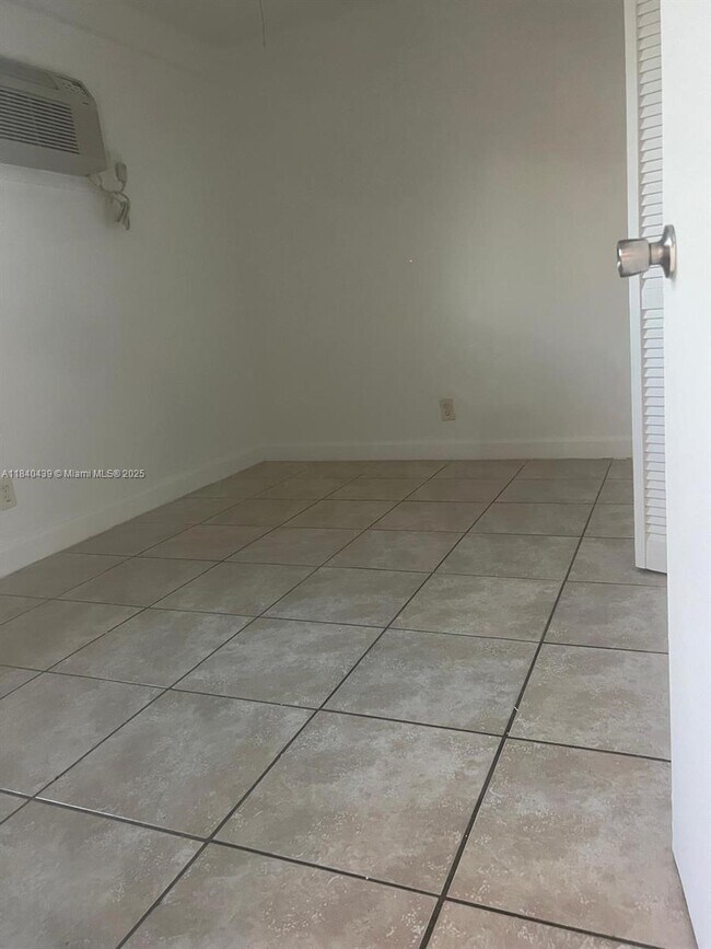 Foto del edificio - 1124 NW 2nd St