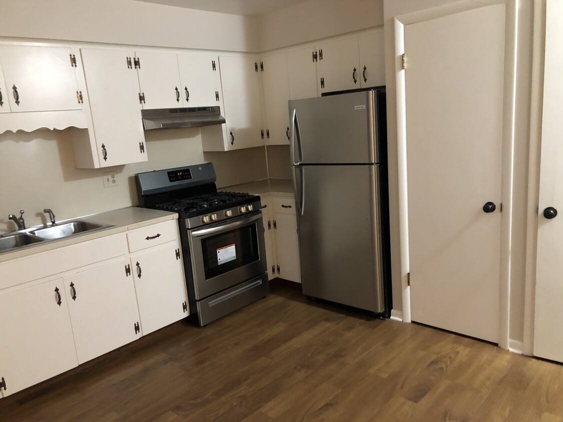 Kitchen/Dining room - 91 Port Sheldon St