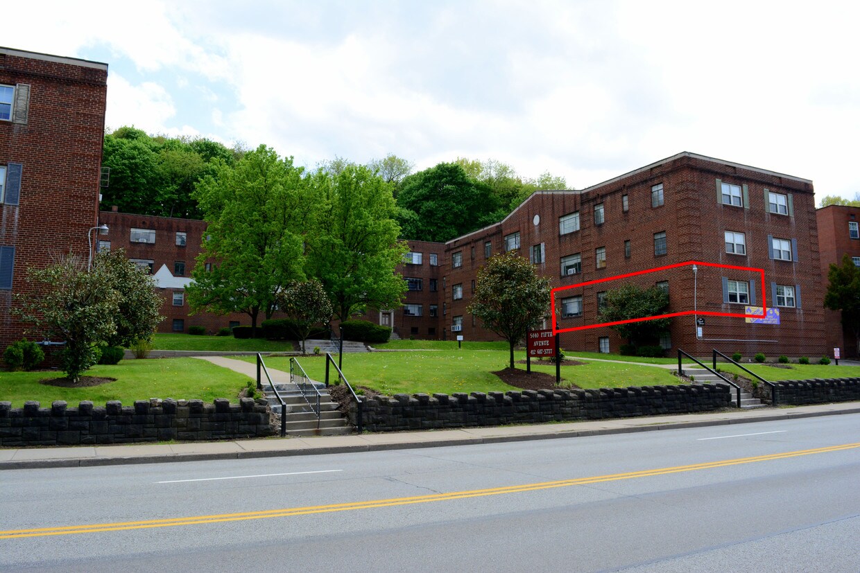 Primary Photo - 5440 Fifth Ave