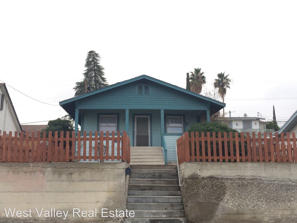 Primary Photo - 2 br, 1 bath House - 717 B Street