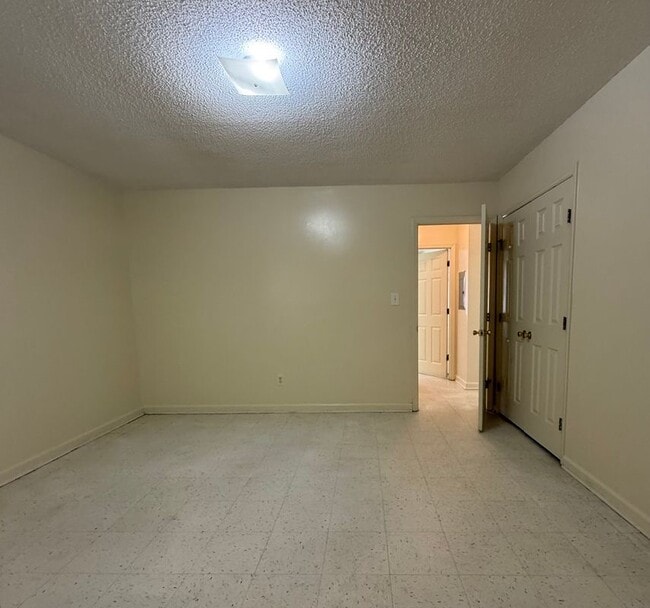 Foto del edificio - 3200 Parkway Ct
