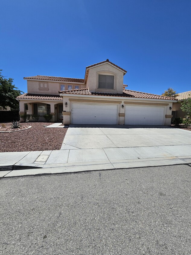 Primary Photo - 907 Crescent Moon Dr
