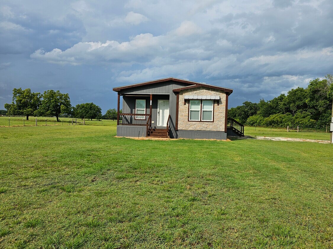 Exterior - 1238 FM 667