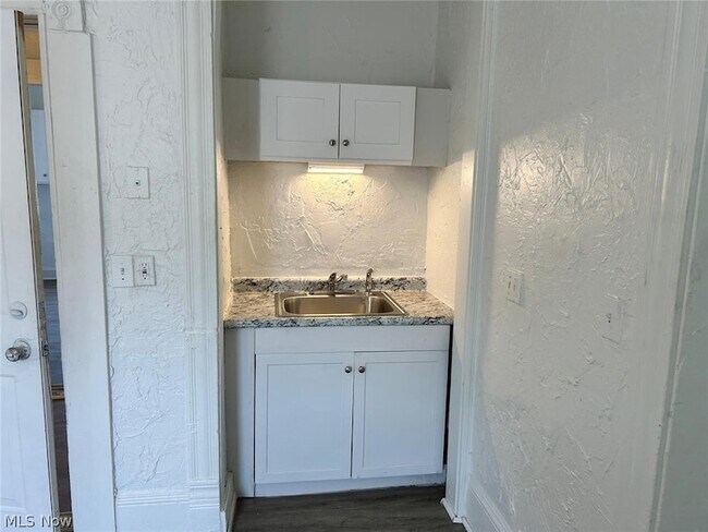 Foto del edificio - 3654 E 53rd St