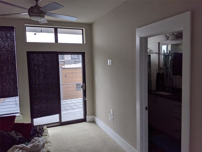 Foto del edificio - 2401 Crawford St