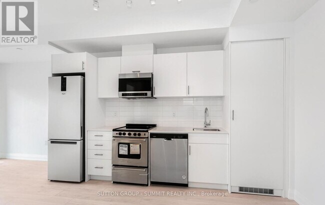 Building Photo - 412-412 Silver Maple Rd