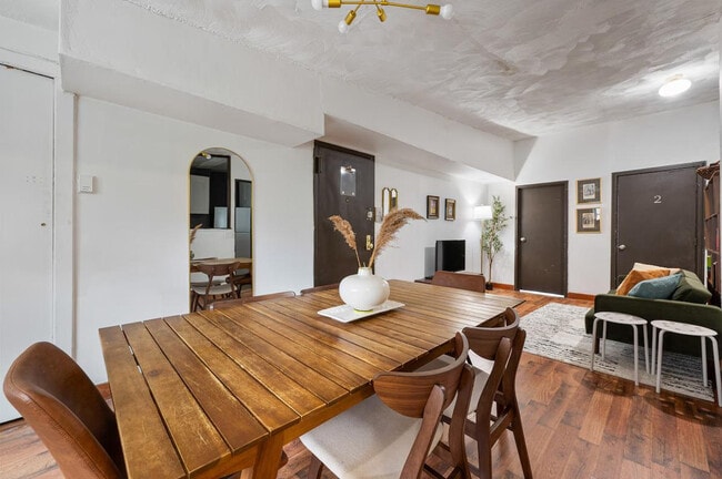 Building Photo - 247 W 29th St