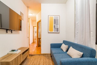 Building Photo - 338 W 39th St