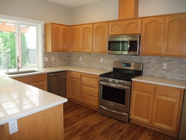 Foto del edificio - Newer 3 Bedroom Home in SW Albany Ready To Move Into