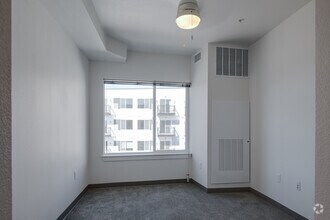 1BR, 1BA - 715SF - The Overland