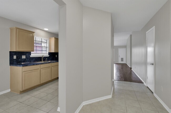 Foto del edificio - 12411 Westwold Dr