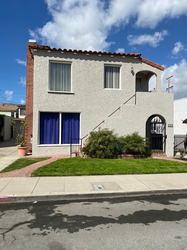 Building Photo - 235 Corona Ave