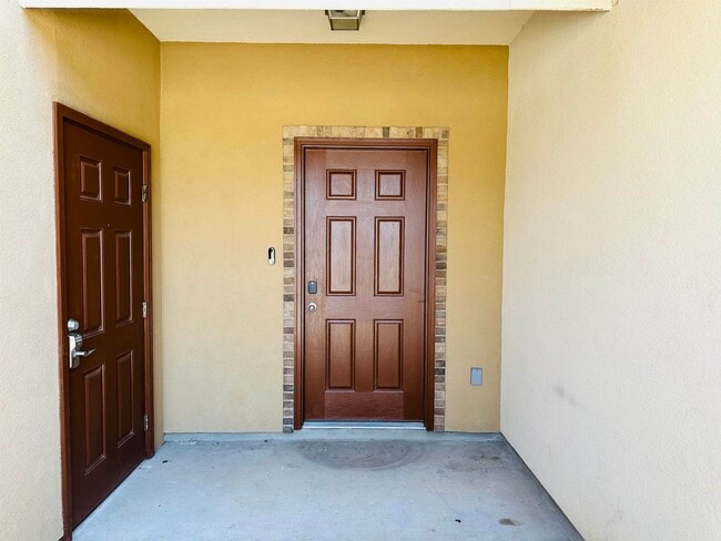 Foto del edificio - 5812 Montevista Dr