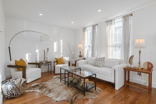 Building Photo - 9 Marsh St