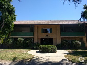 Foto del edificio - 15524 Sherman Way