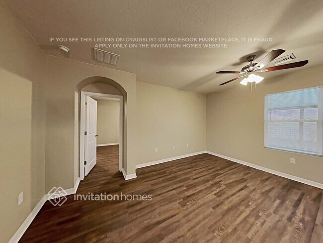 Foto del edificio - 14931 Flowing Gold Dr