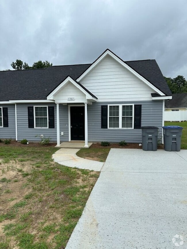 Building Photo - 1361 Northridge Dr