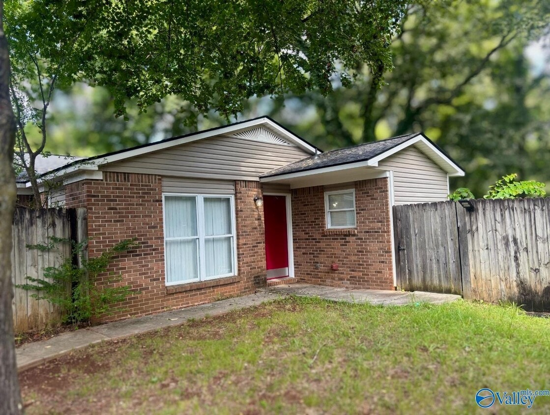 Primary Photo - 101 Westscott Dr