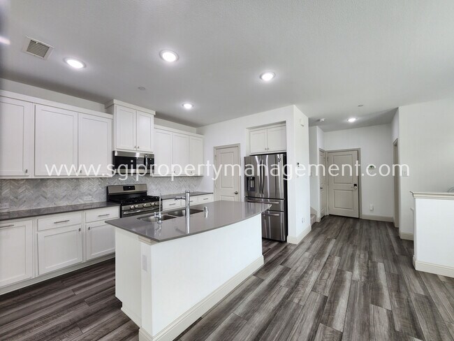 Building Photo - South McKinney beauty