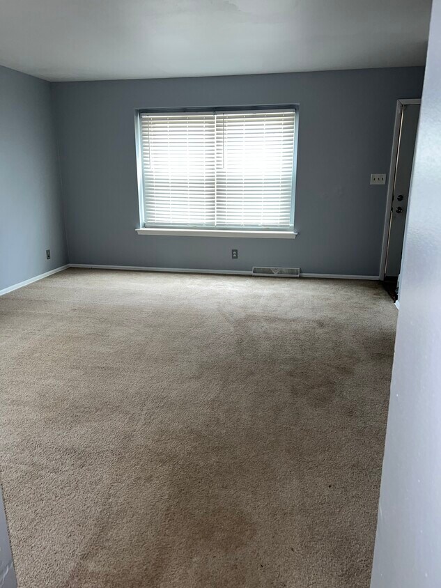 Living room - 10439 W Silver Spring Dr