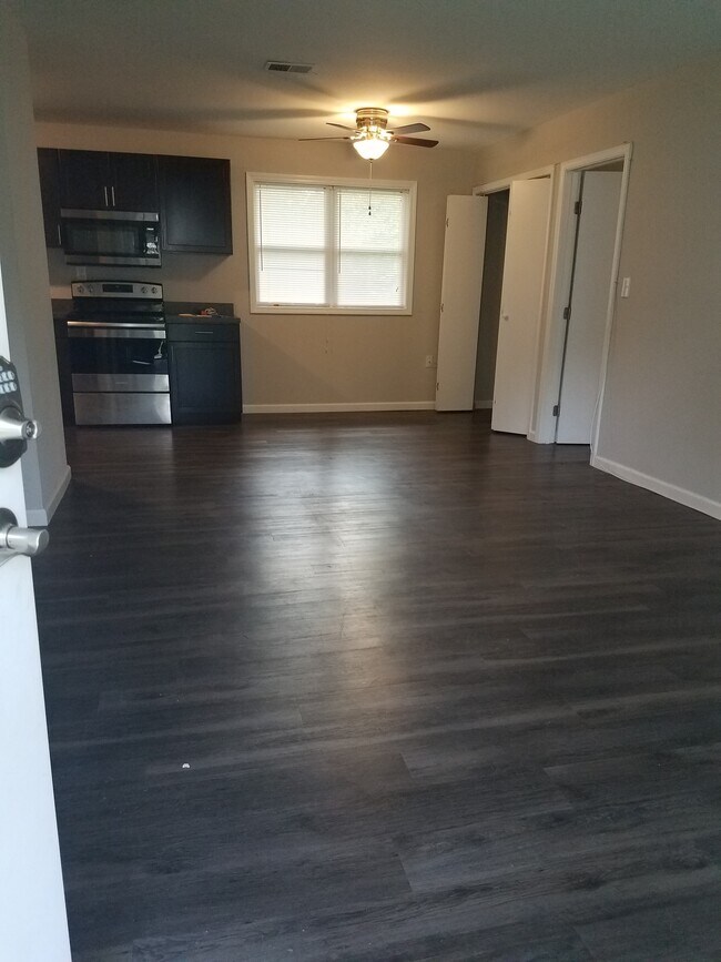 Foto del edificio - 4203 Chambers Way