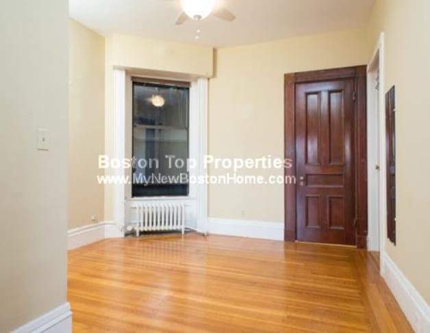 Building Photo - 295 Beacon St
