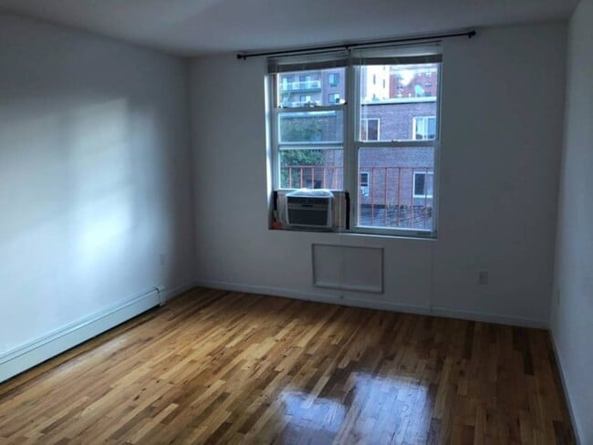 Building Photo - 43-10 58th St