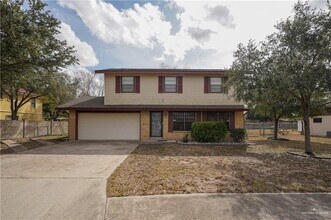 Building Photo - 204 E Gomez Dr
