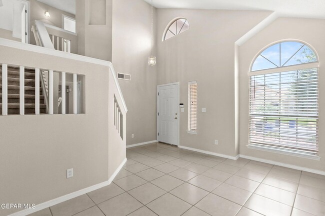 Building Photo - 6763 Dakota Ridge Dr