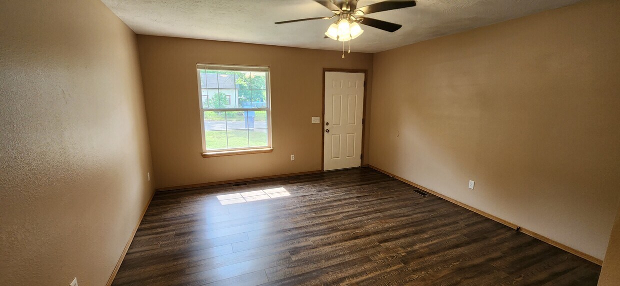 104 S Maple St, Rogersville, MO 65742 House Rental in Rogersville, MO