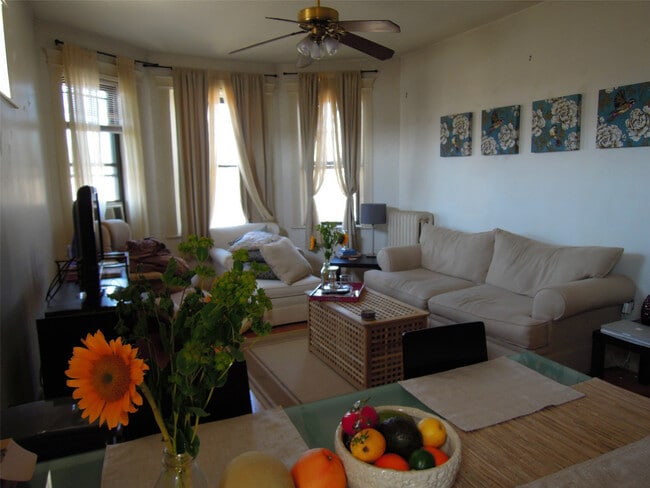 Building Photo - 1526 Commonwealth Ave