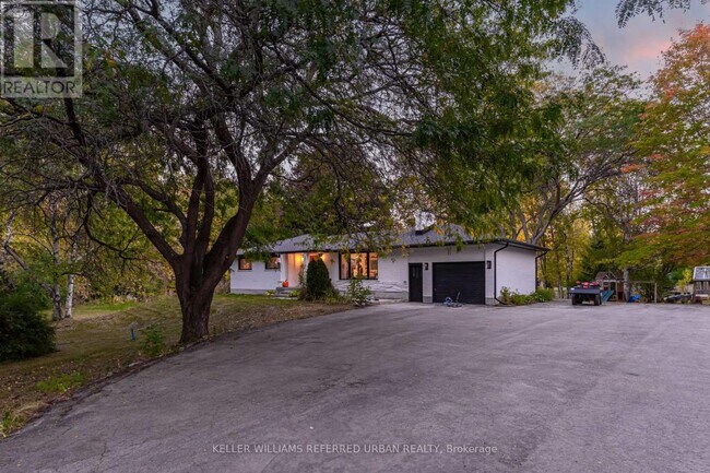 Photo du bâtiment - 886 SIXTH STREET