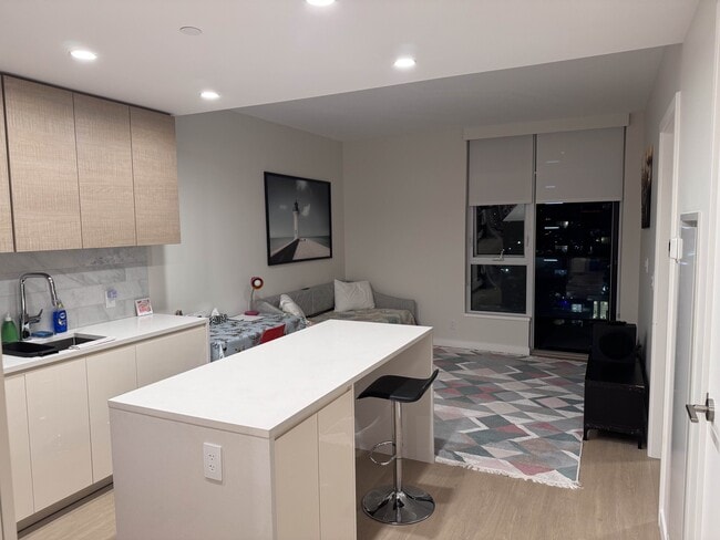 Building Photo - 2108 Gilmore Av