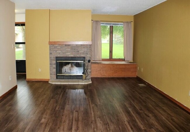 Building Photo - $1,450 | 2 Bedroom, 1 Bathroom Condo | Pet Friendly* | Available for an August 1, 2026 Move In