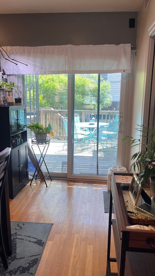 Foto del edificio - 771 E 6th St