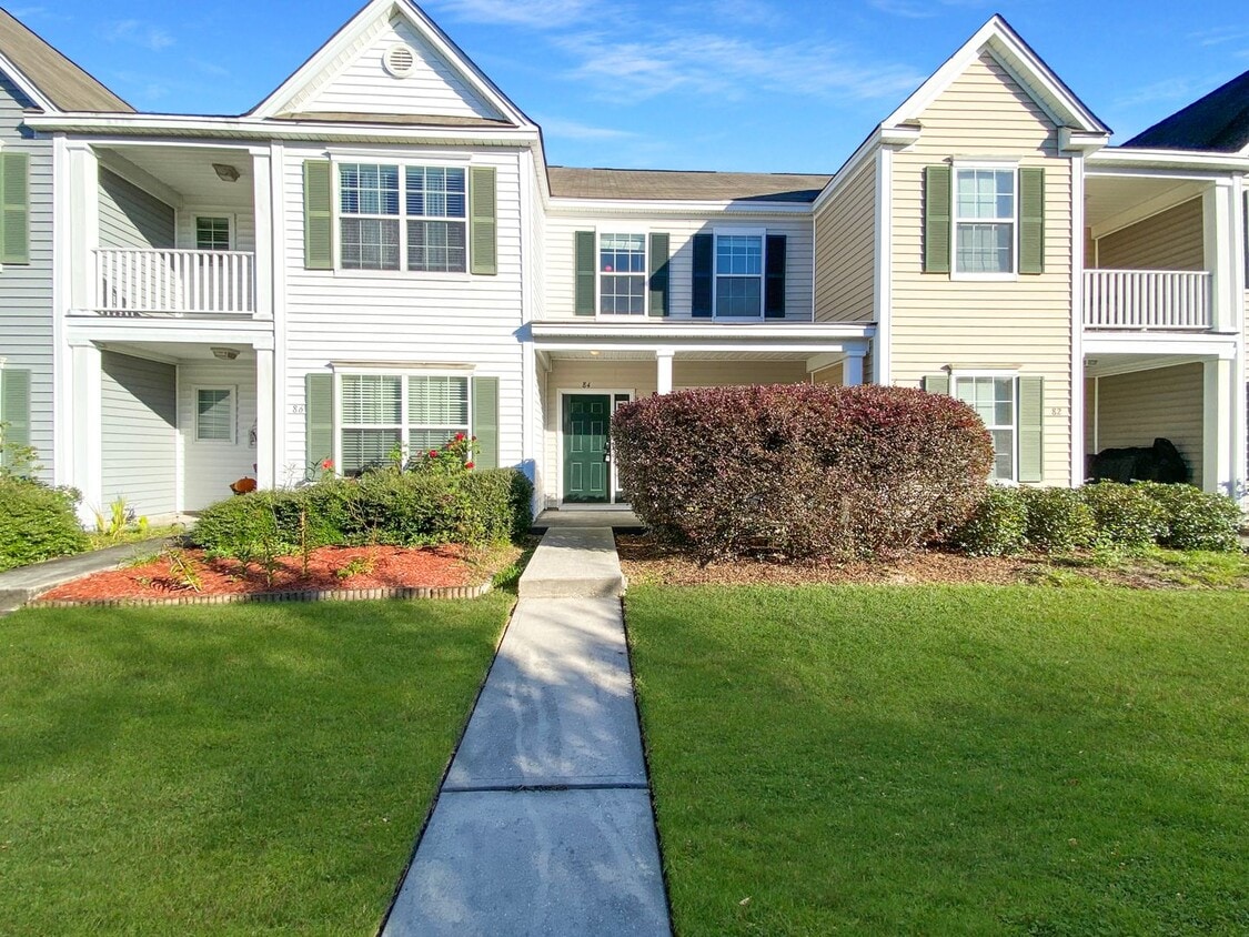 Primary Photo - Two Bedroom Townhome in Godley Park with m...