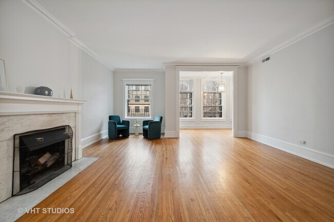 Foto del edificio - 462 W Briar Pl