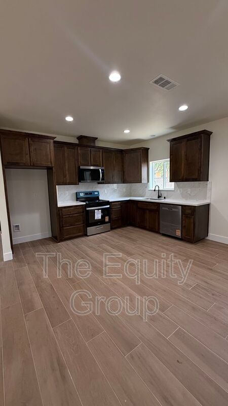 Foto del edificio - 440 N Westwood Ave