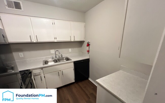 Foto del edificio - 3949 Macon Rd