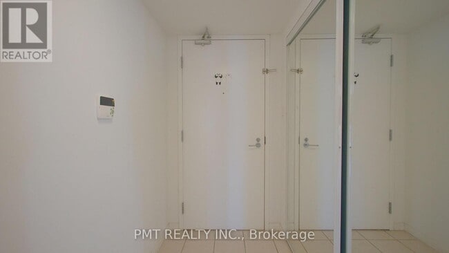 Building Photo - 38 Grenville St