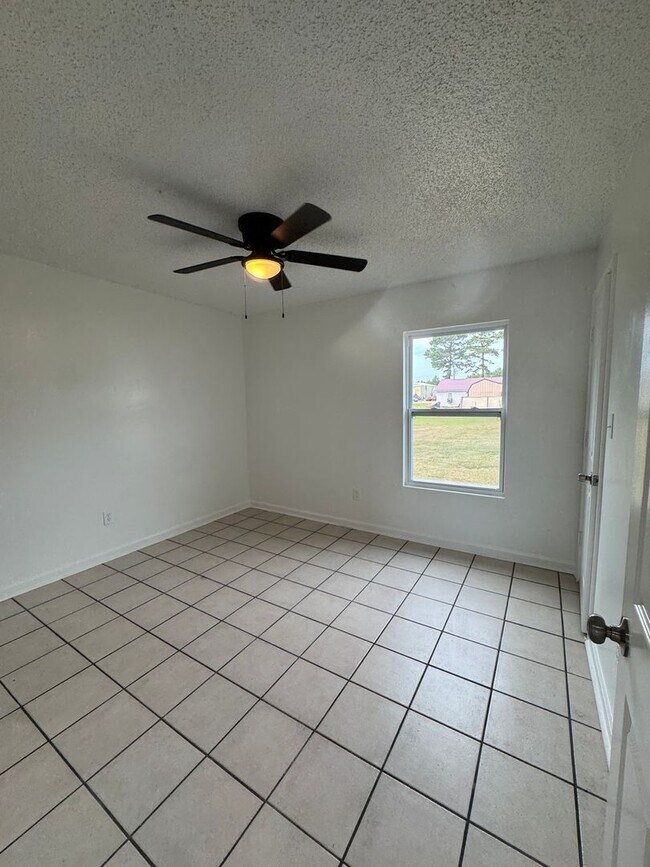 Foto del edificio - 3 Bed / 1 Bath Available Now in Weiner, AR.