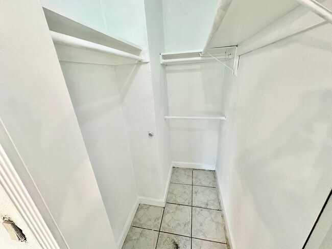 Foto del edificio - 4275 NW S Tamiami Canal Dr