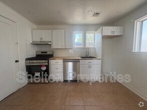 Building Photo - 2047 E Virginia Ave