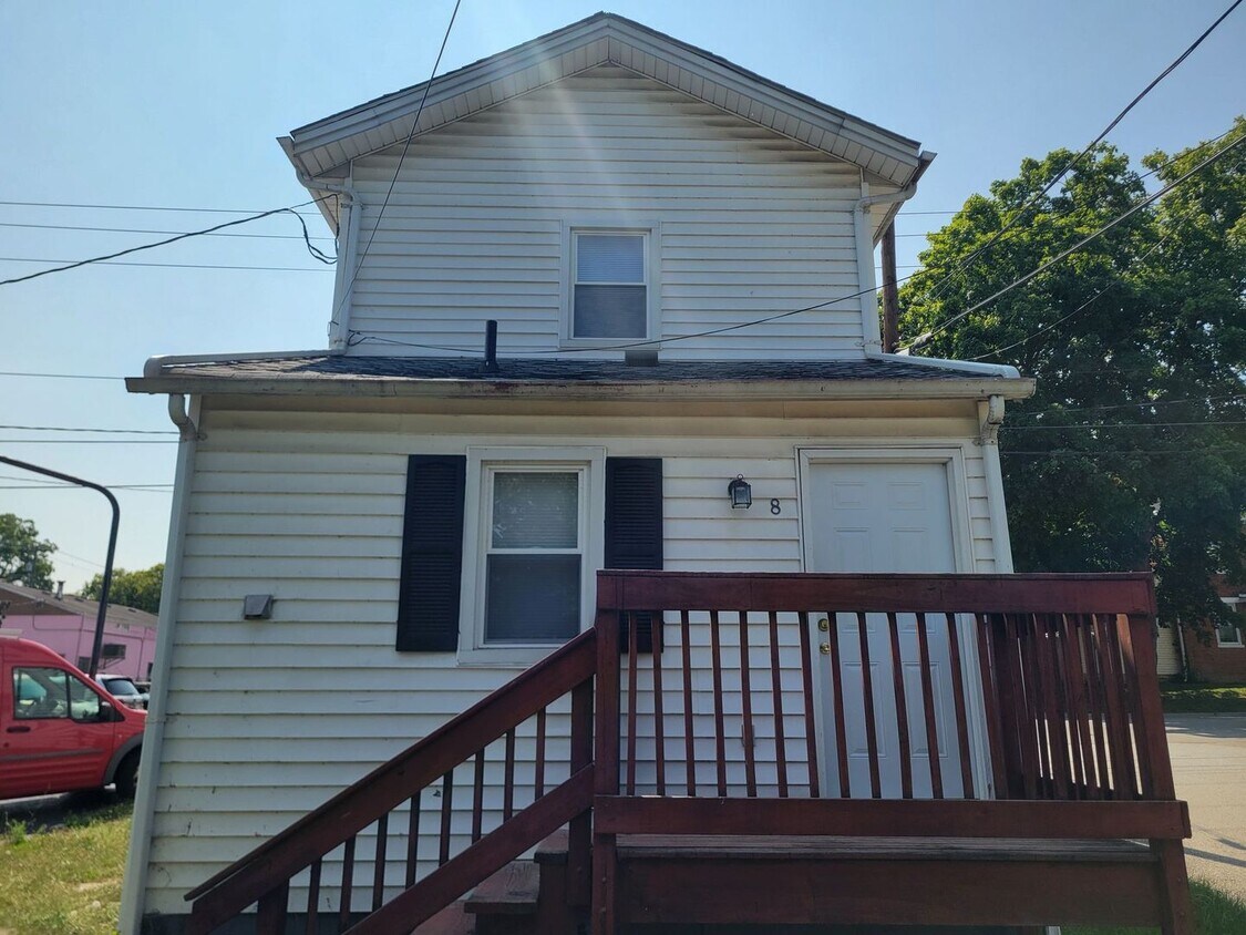 Primary Photo - 8 N Miami St