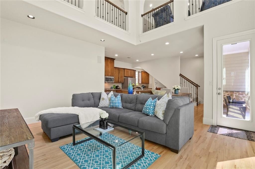 Foto principal - 768 S Coppell Rd