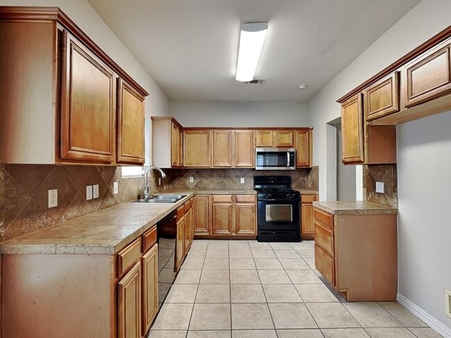 Building Photo - 2208 Rodney Ln