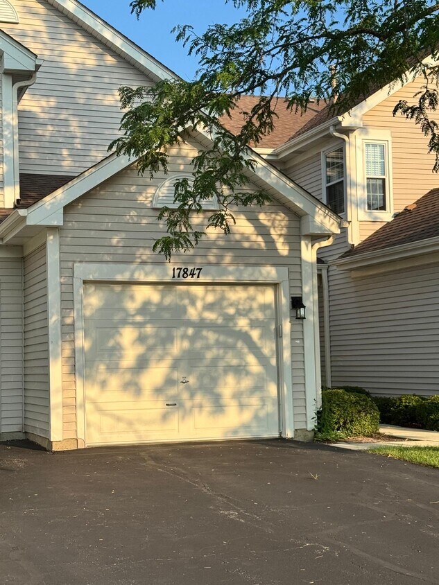 Foto principal - 17847 W Salisbury Dr